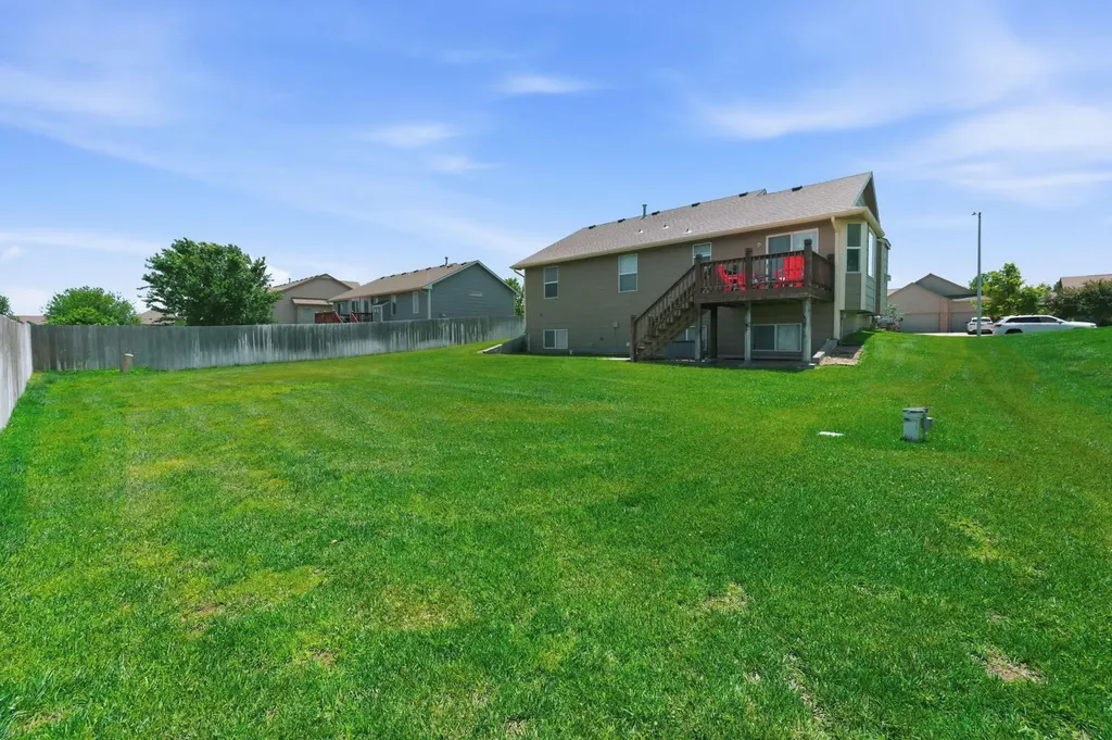 3245 S Bluelake Court Wichita KS 67215