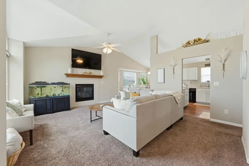 3245 S Bluelake Court Wichita KS 67215