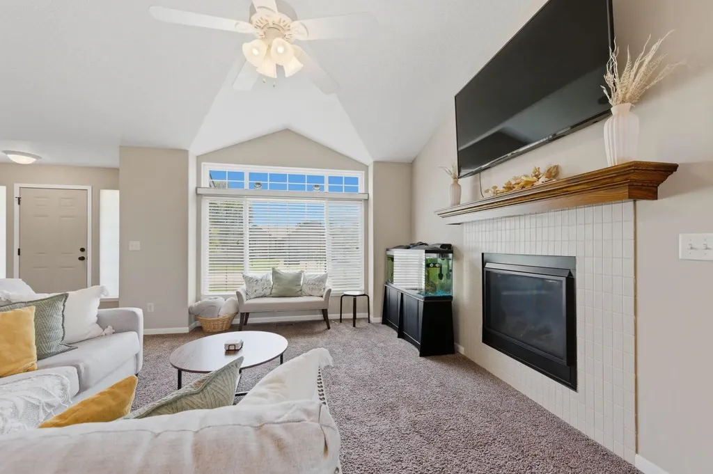 3245 S Bluelake Court Wichita KS 67215