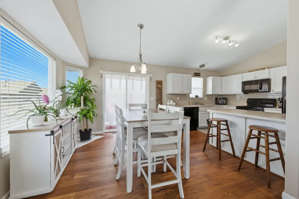 3245 S Bluelake Court Wichita KS 67215