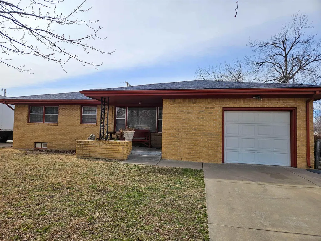 2711 S Laura Avenue Wichita KS 67216