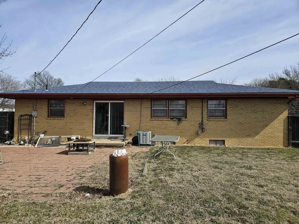 2711 S Laura Avenue Wichita KS 67216