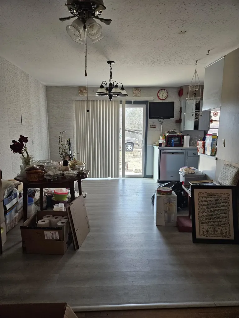 2711 S Laura Avenue Wichita KS 67216