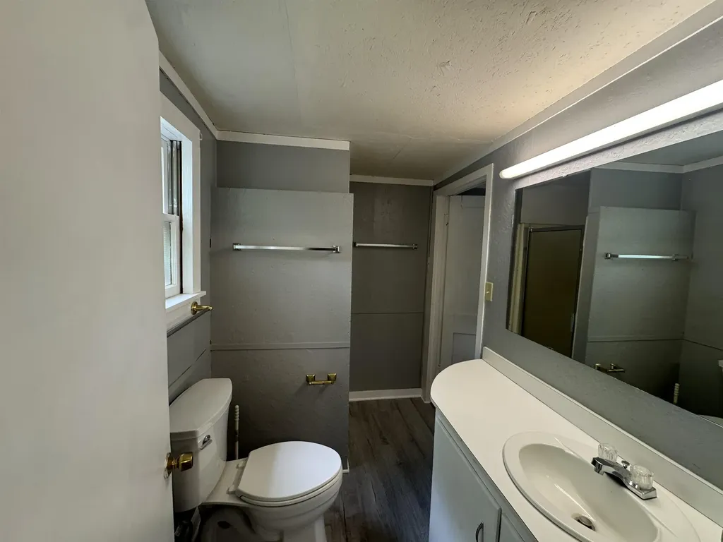 1620 Fuller Winfield KS 67156
