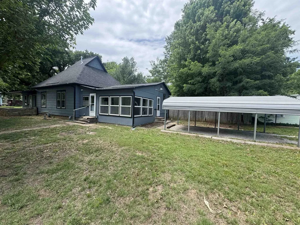 1620 Fuller Winfield KS 67156