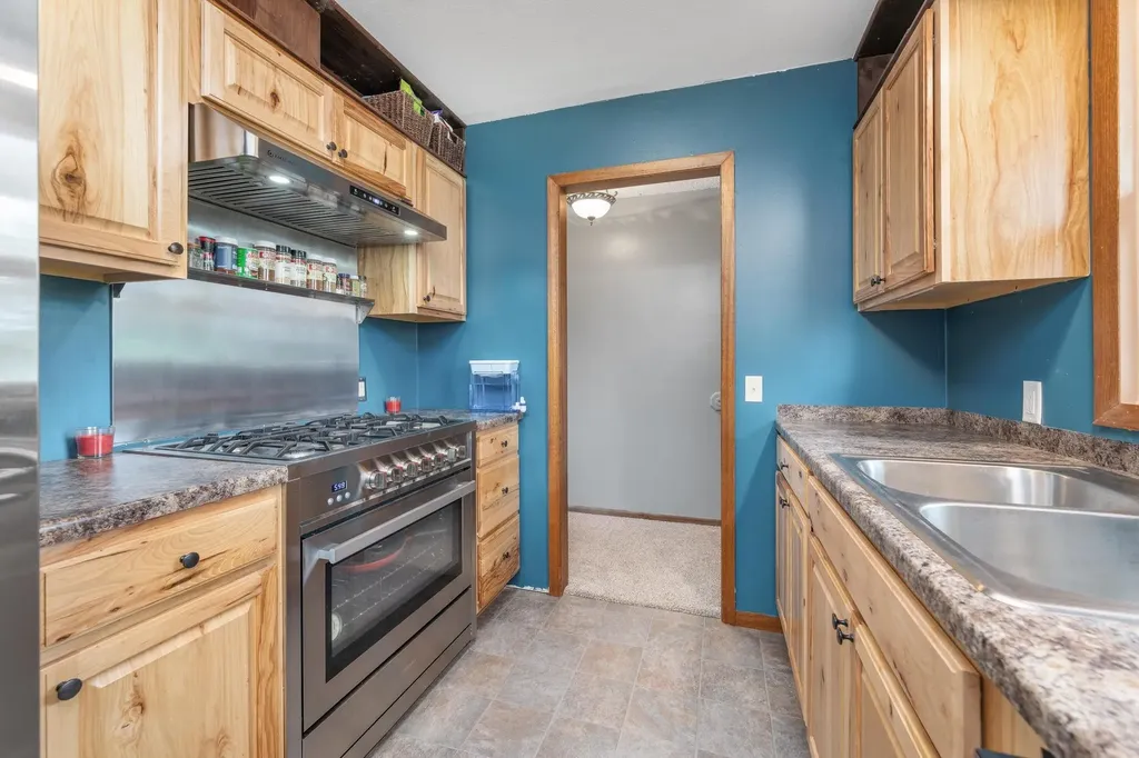 14464 172nd Road Winfield KS 67156