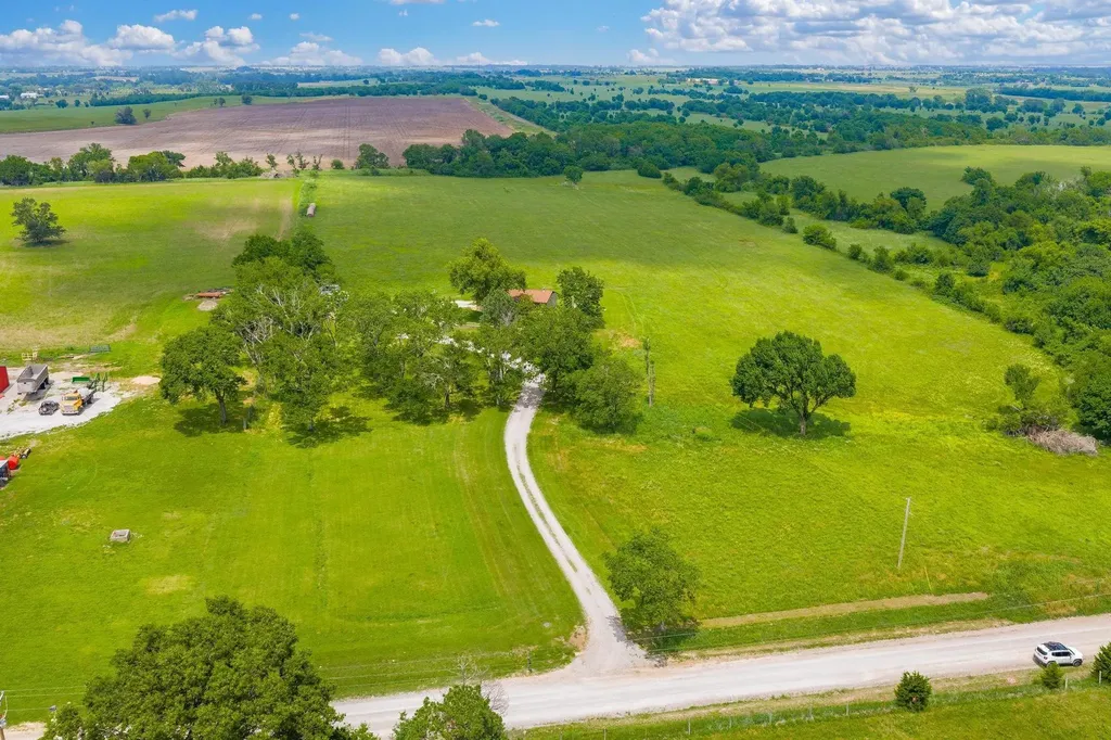 14464 172nd Road Winfield KS 67156