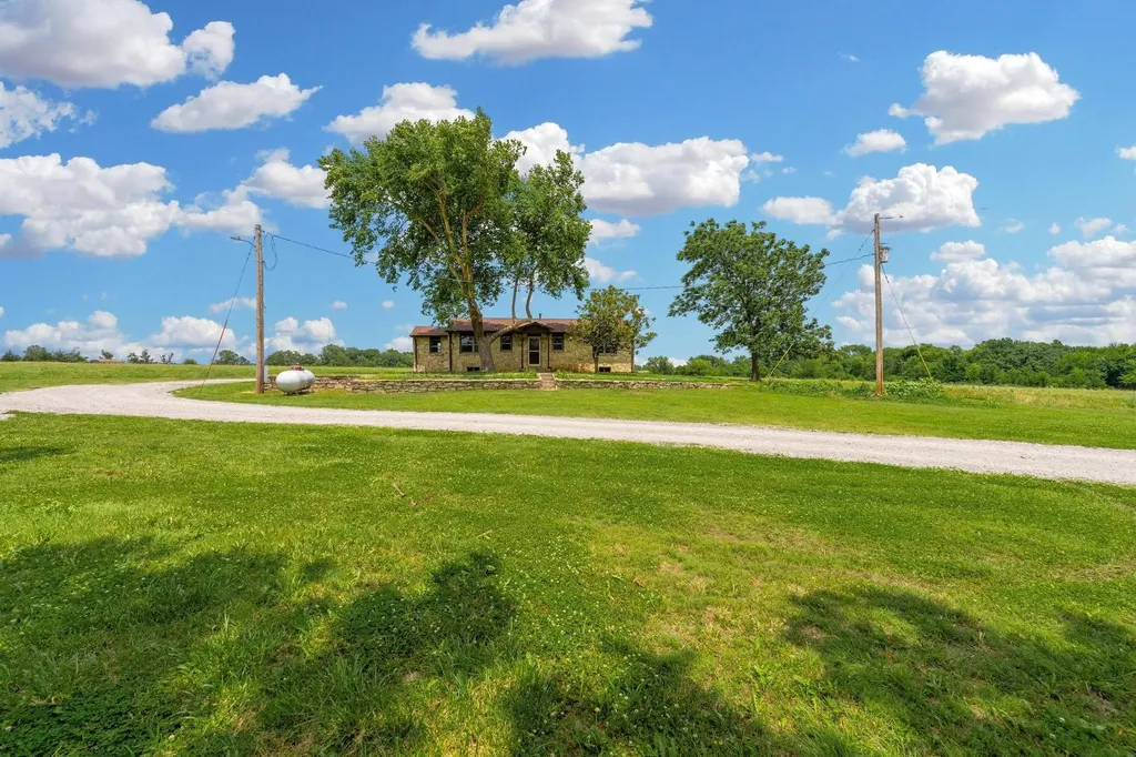 14464 172nd Road Winfield KS 67156