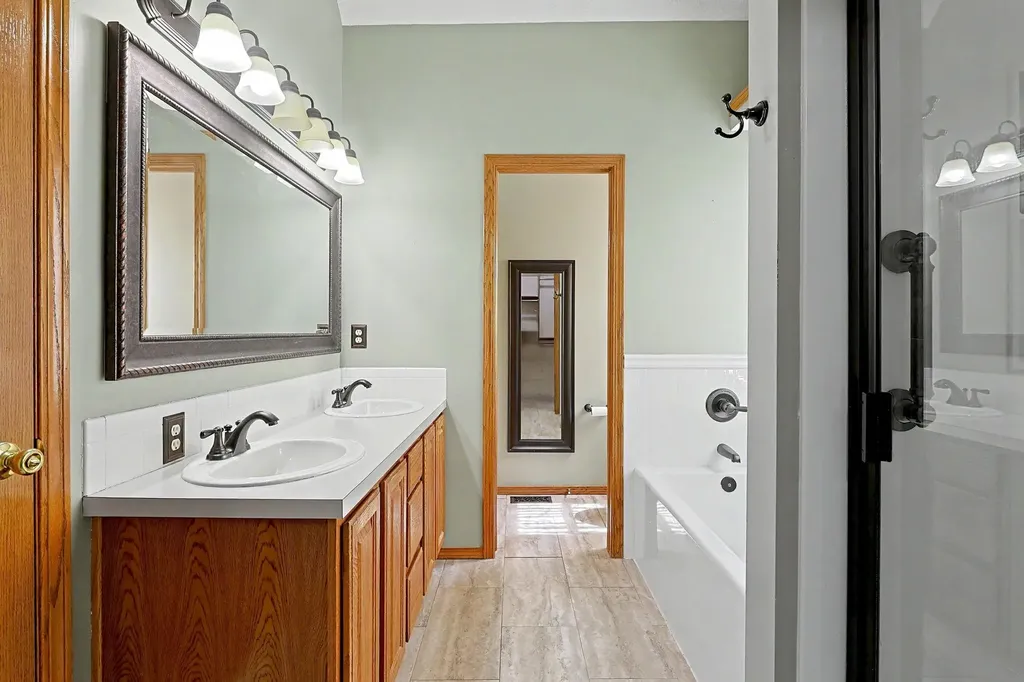 2351 N Crestline Court Wichita KS 67205
