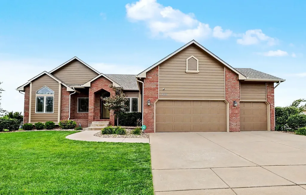 6727 W Northwind Court Wichita KS 67205