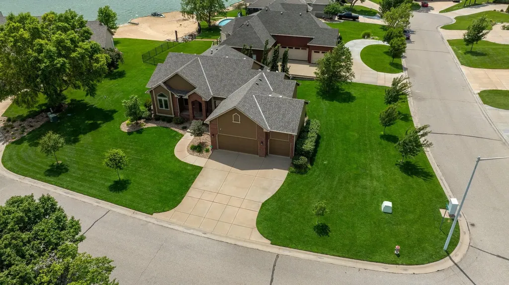 6727 W Northwind Court Wichita KS 67205