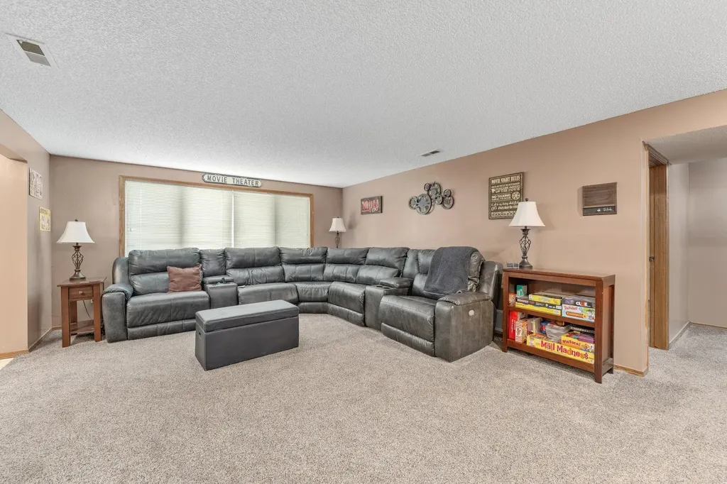 1254 N Osage Road Mulvane KS 67110