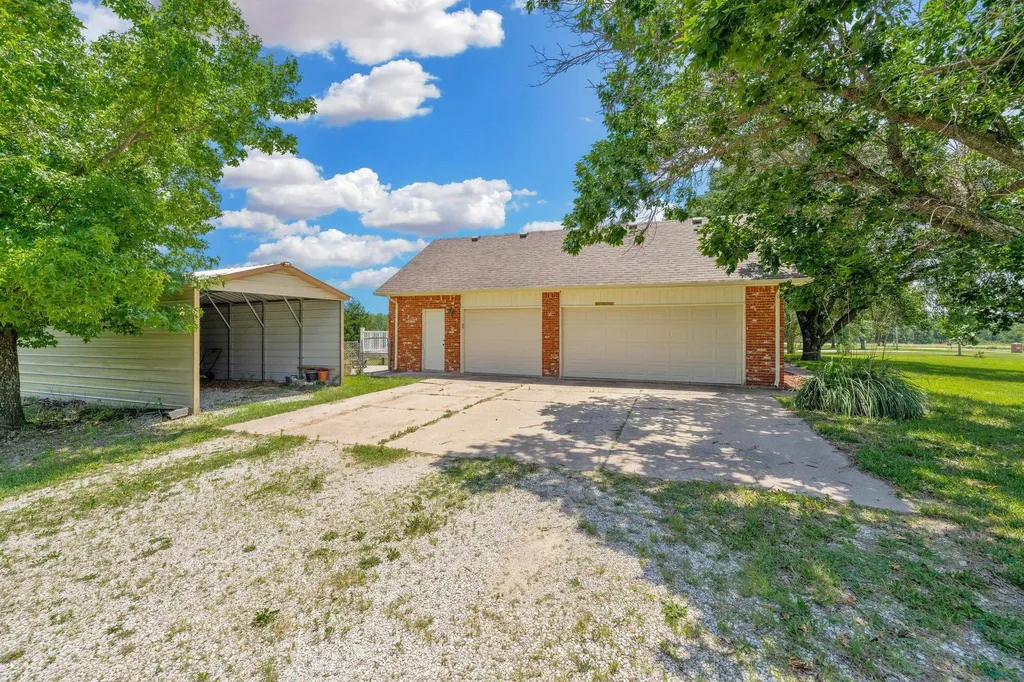 1254 N Osage Road Mulvane KS 67110