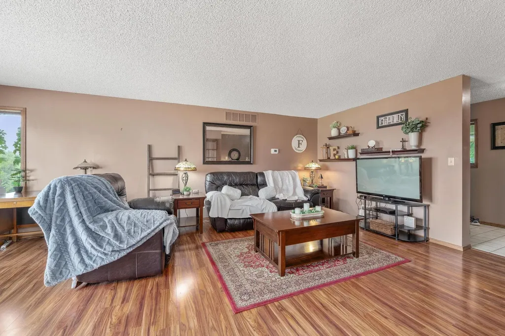 1254 N Osage Road Mulvane KS 67110