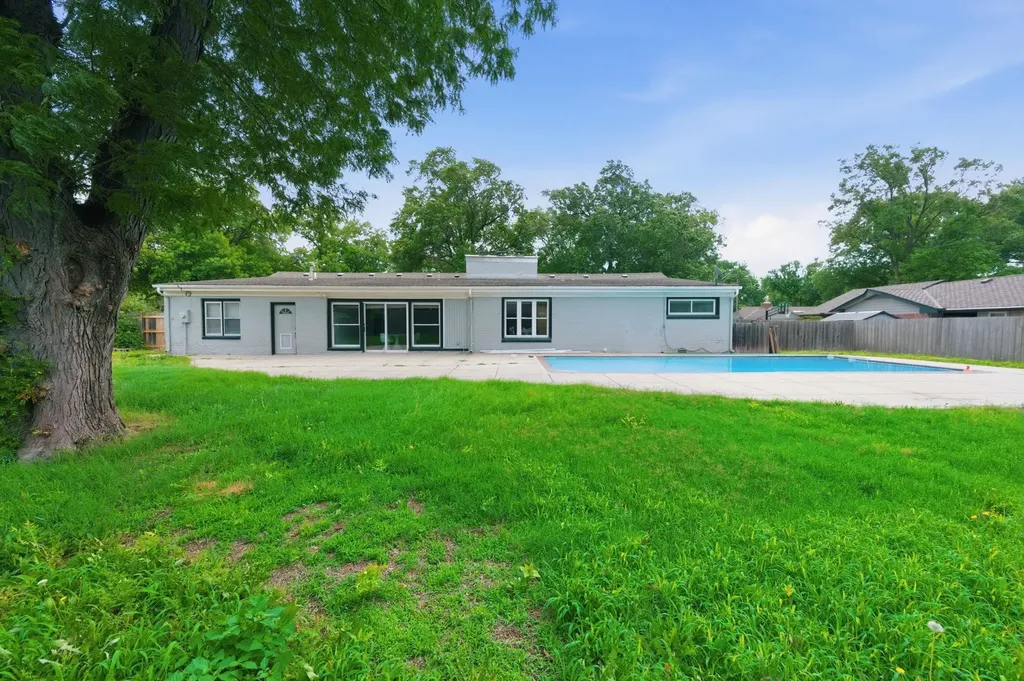 633 N Mission Road Wichita KS 67206