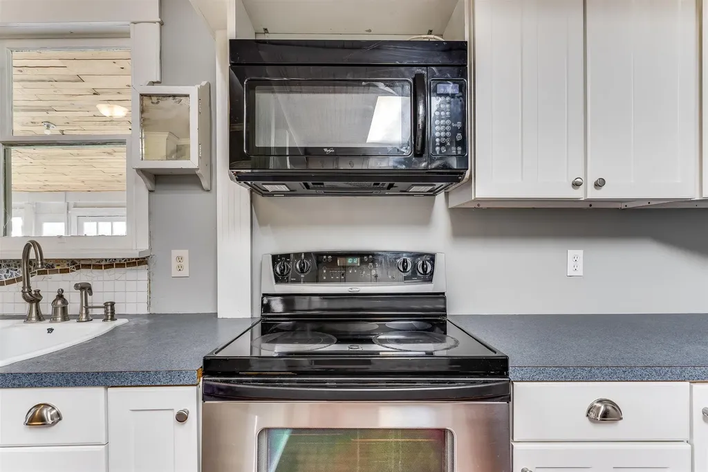 13113 S Victory Road Haven KS 67543
