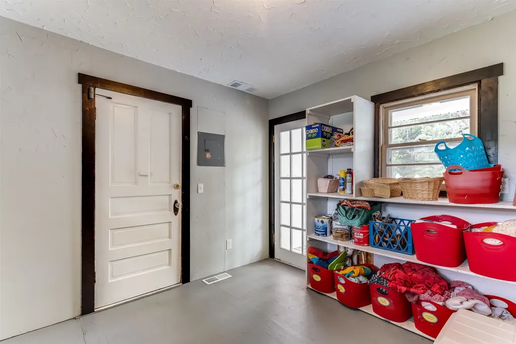 13113 S Victory Road Haven KS 67543