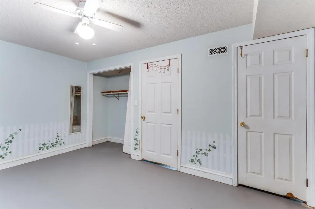 13113 S Victory Road Haven KS 67543