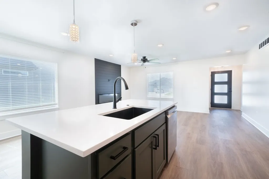3441 S Linden Court Wichita KS 67210