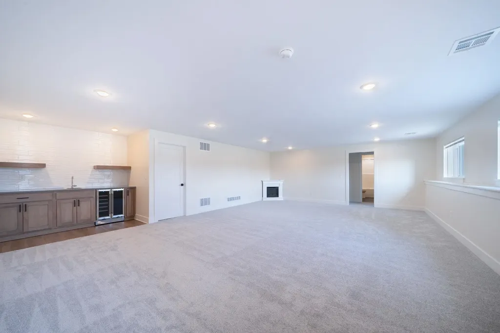 3441 S Linden Court Wichita KS 67210