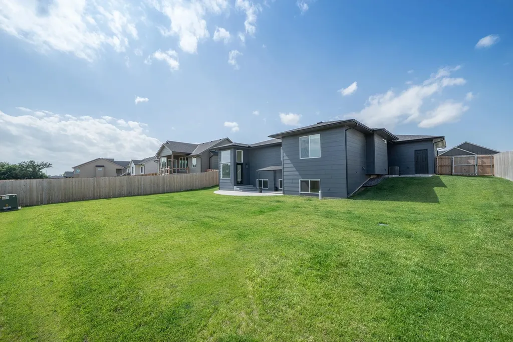 3441 S Linden Court Wichita KS 67210