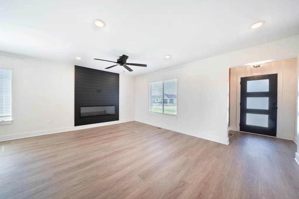 3441 S Linden Court Wichita KS 67210