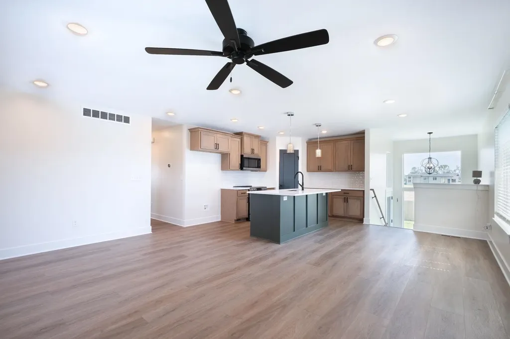 3441 S Linden Court Wichita KS 67210