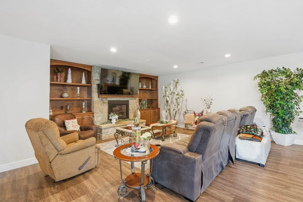 1819 W Edgewood Drive Wellington KS 67152-4724