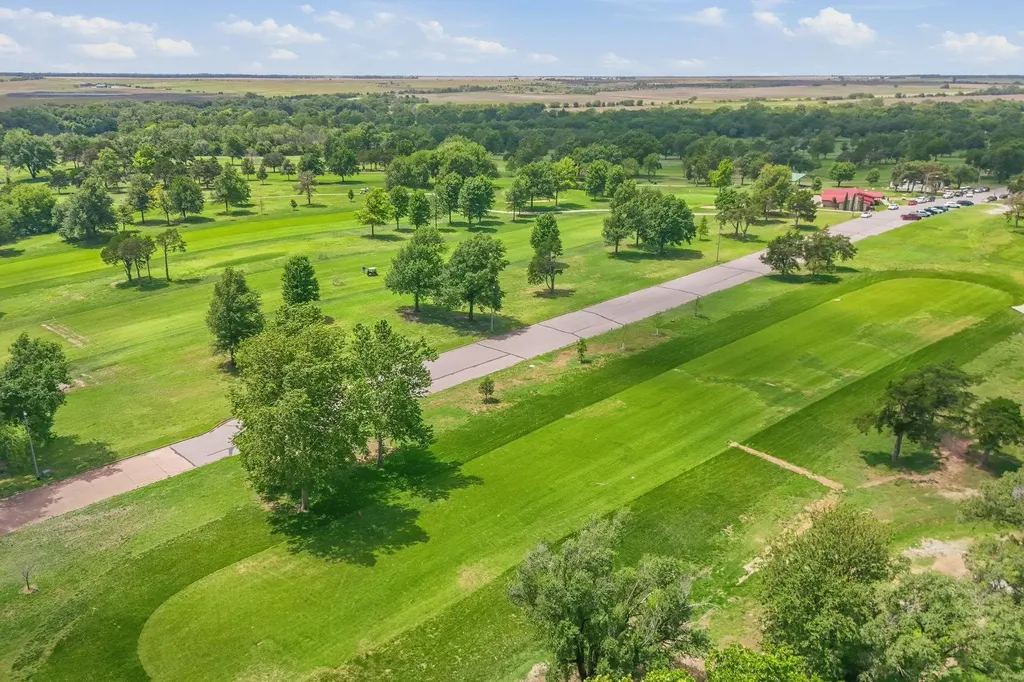 1819 W Edgewood Drive Wellington KS 67152-4724