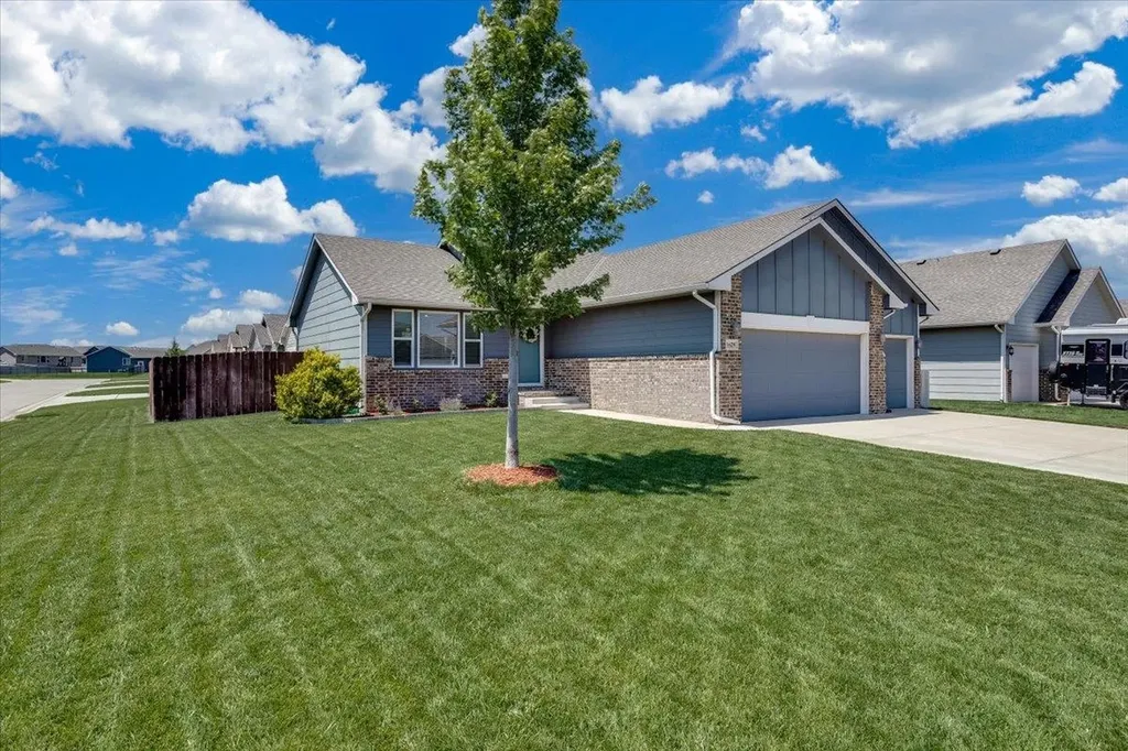 1629 N Thoroughbred Street Wichita KS 67235