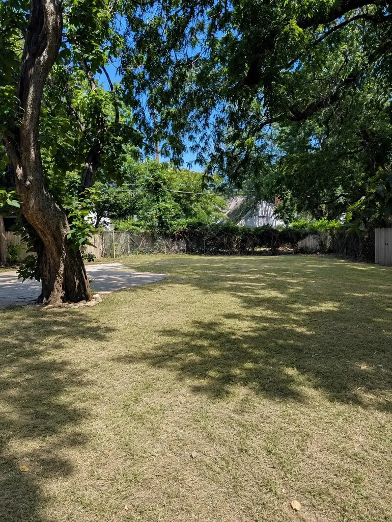 512 S Roosevelt Wichita KS 67218