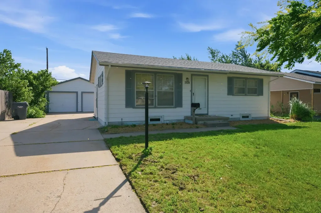 2528 S Exchange Place Wichita KS 67217