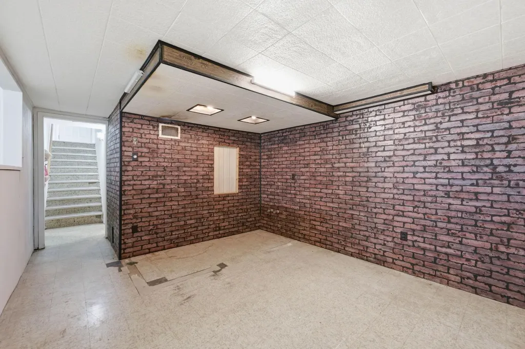 2528 S Exchange Place Wichita KS 67217