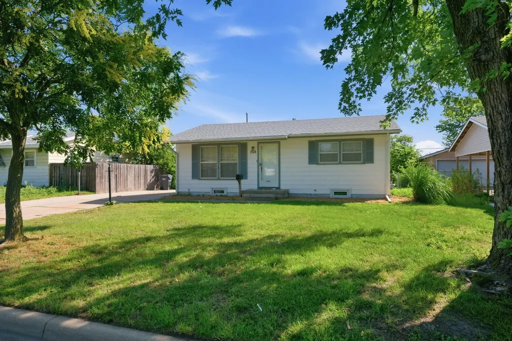 2528 S Exchange Place Wichita KS 67217