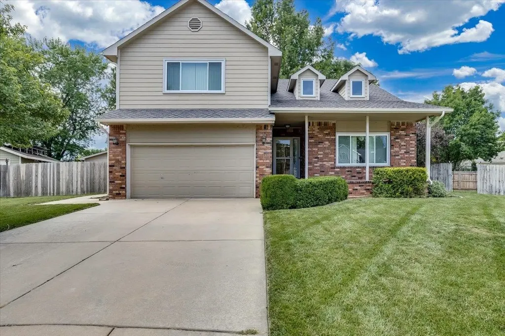 133 N Parkdale Court Wichita KS 67212