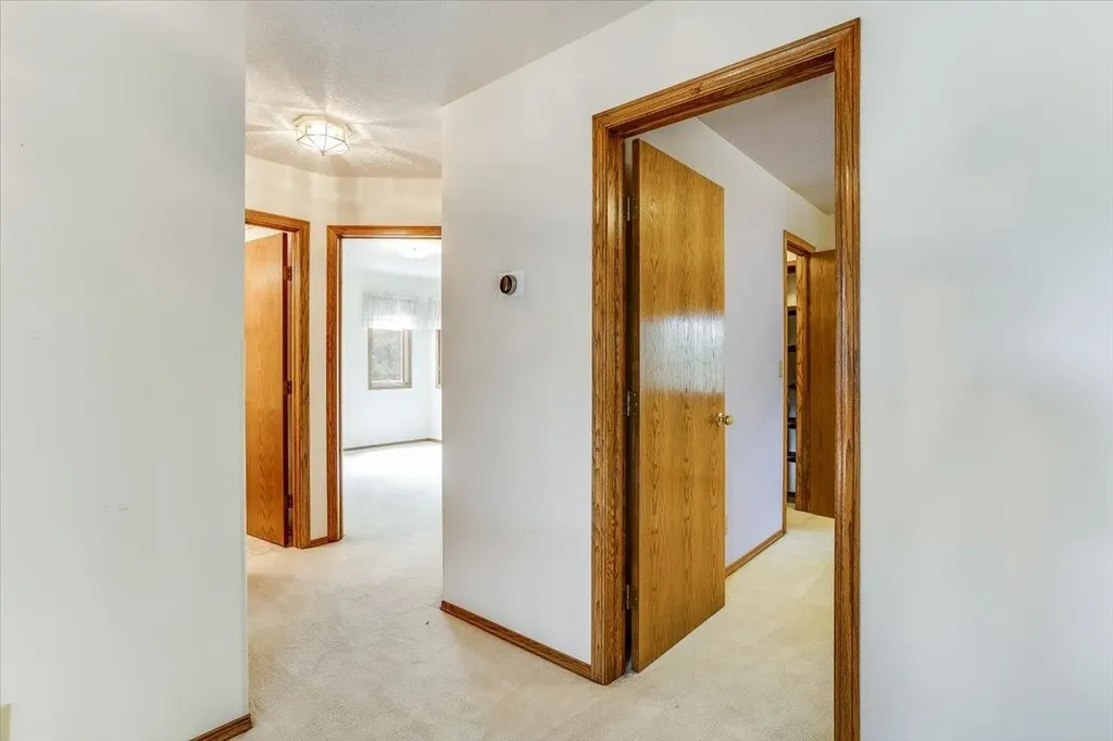 133 N Parkdale Court Wichita KS 67212