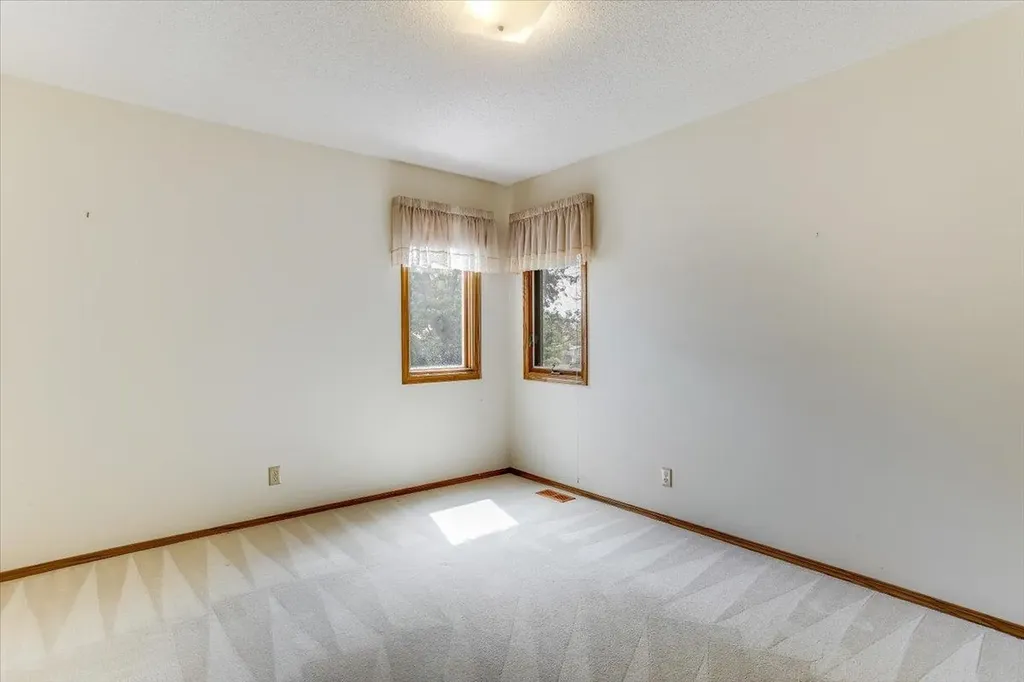 133 N Parkdale Court Wichita KS 67212