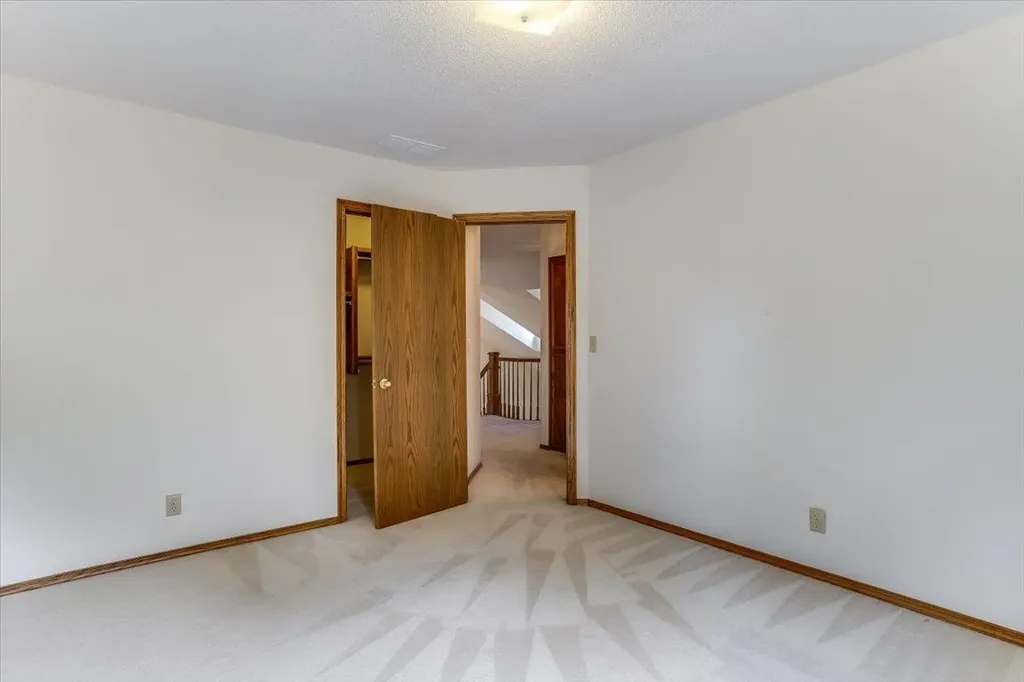 133 N Parkdale Court Wichita KS 67212