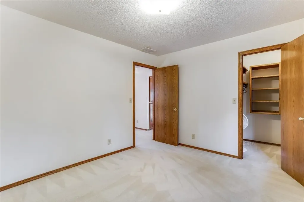 133 N Parkdale Court Wichita KS 67212