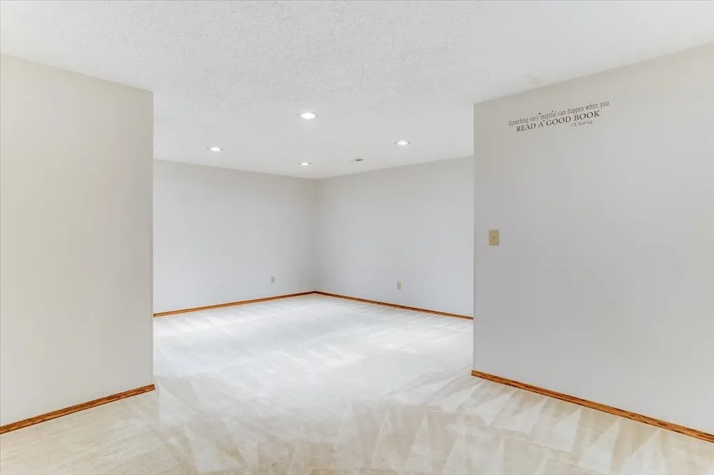 133 N Parkdale Court Wichita KS 67212