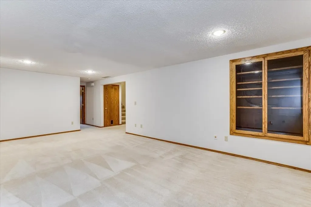 133 N Parkdale Court Wichita KS 67212