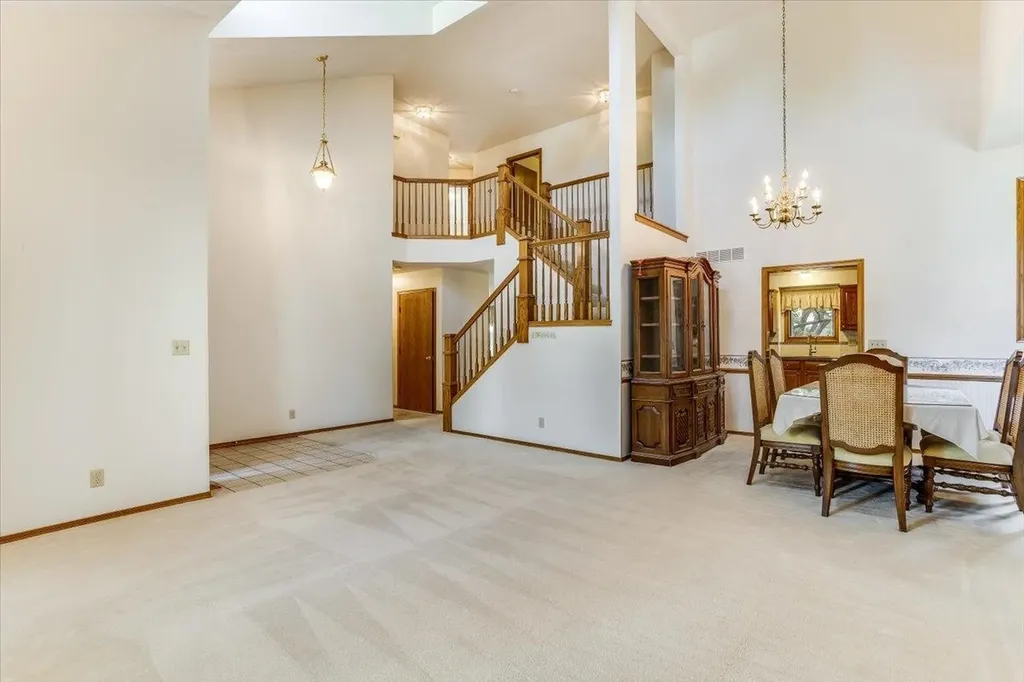 133 N Parkdale Court Wichita KS 67212