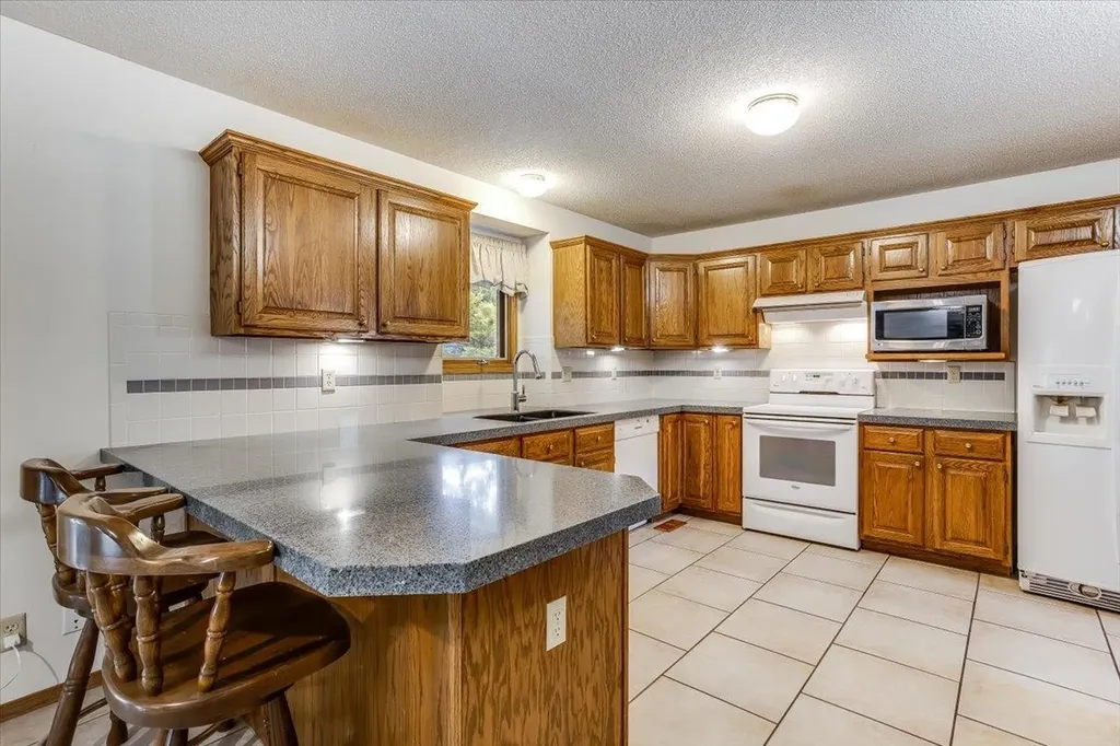 133 N Parkdale Court Wichita KS 67212