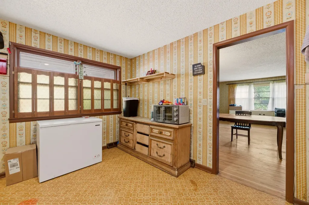 2705 S Martinson Avenue Wichita KS 67217