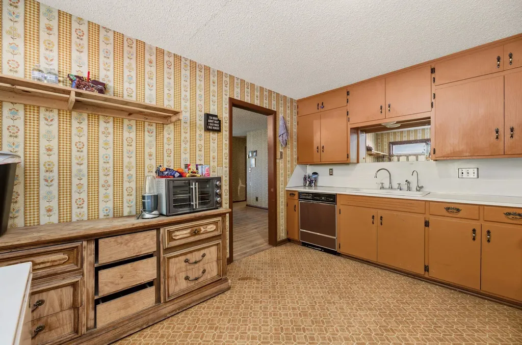 2705 S Martinson Avenue Wichita KS 67217