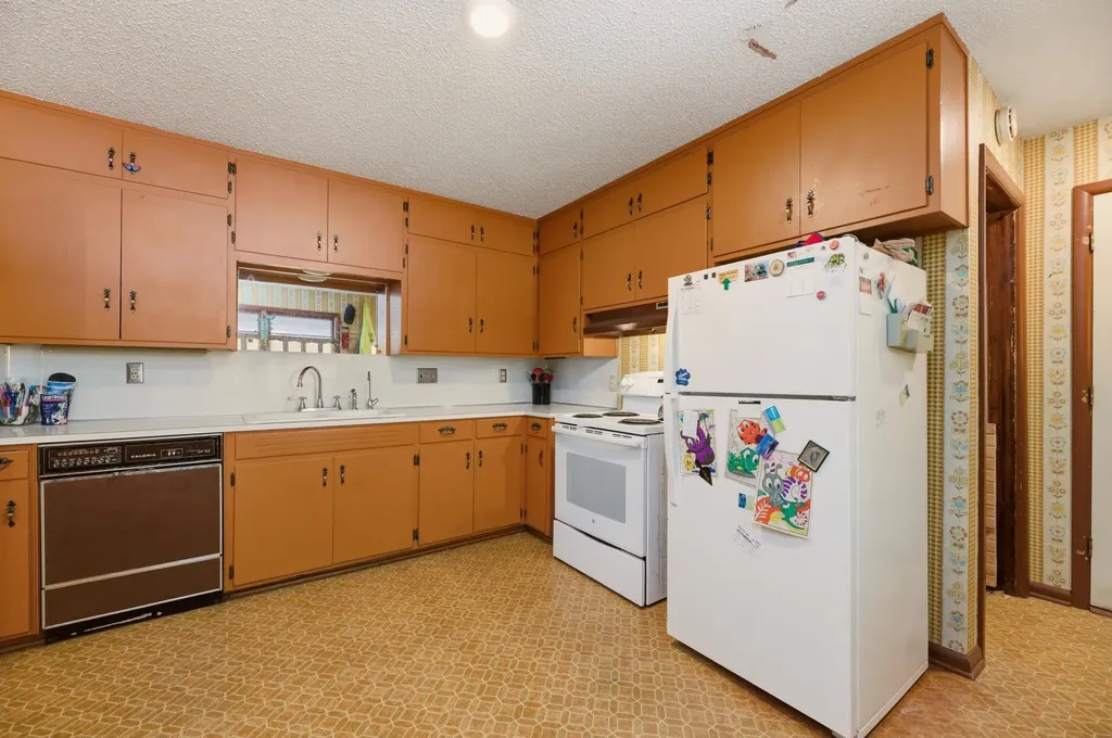 2705 S Martinson Avenue Wichita KS 67217
