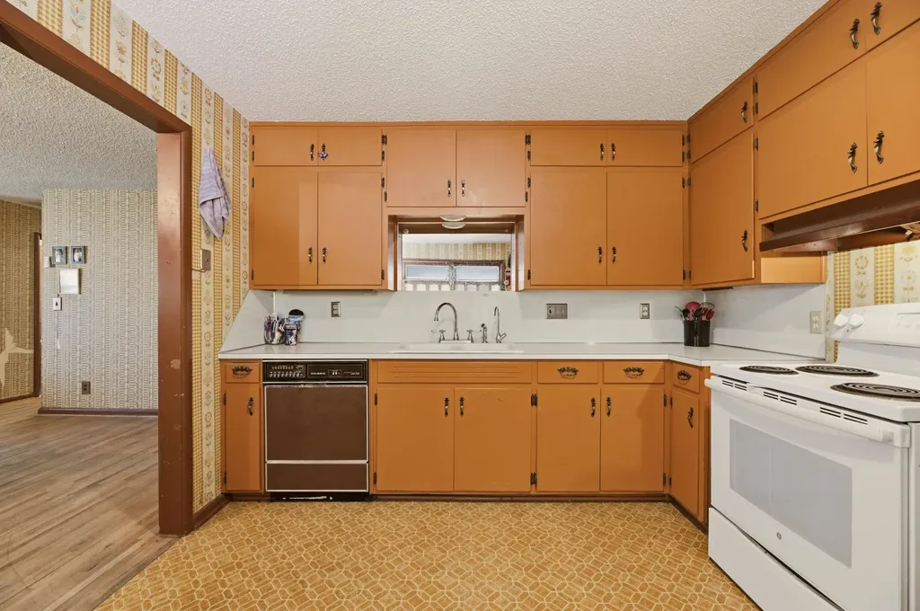 2705 S Martinson Avenue Wichita KS 67217
