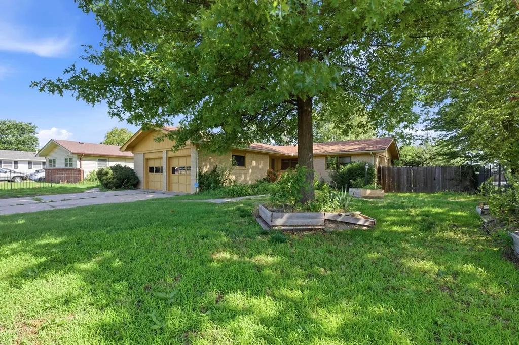 2705 S Martinson Avenue Wichita KS 67217