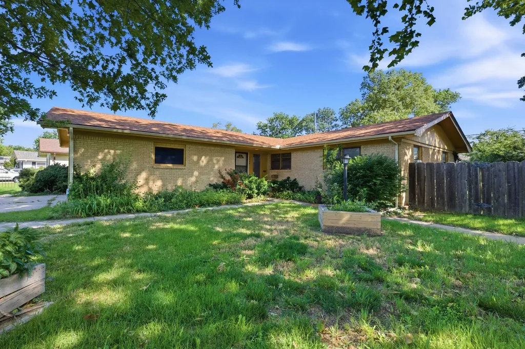 2705 S Martinson Avenue Wichita KS 67217