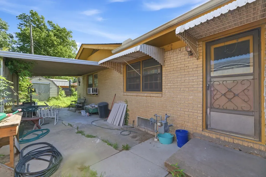 2705 S Martinson Avenue Wichita KS 67217
